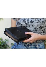 Catholic Bible Press Biblia Católica, Tamaño Personal, Leathersoft, Negra, Con Cierre, Comfort Print