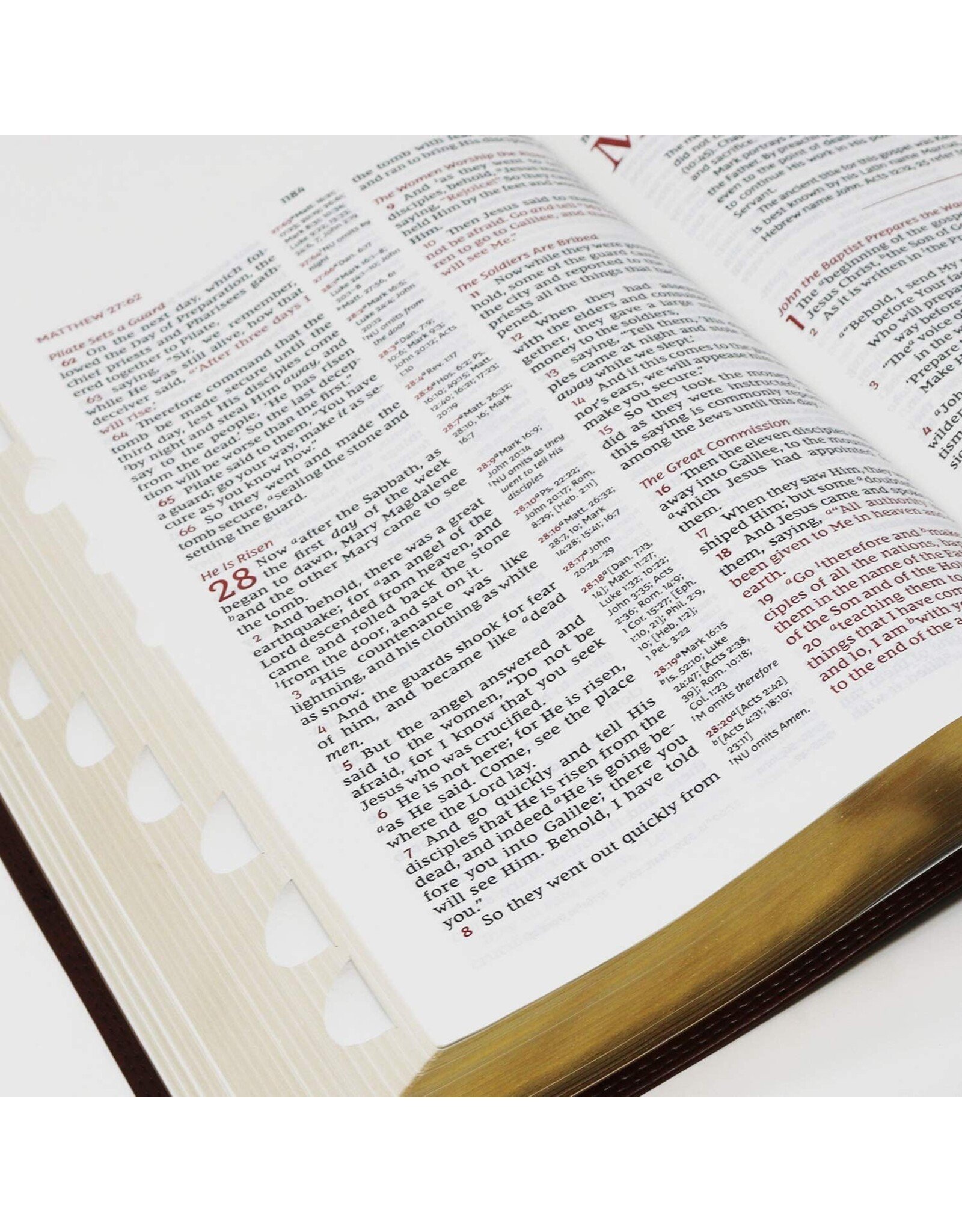 Thomas Nelson NKJV Reference Bible, Verse-By-Verse, Center-Column, Leathersoft, Brown, Indexed, Red Letter Edition, Comfort Print