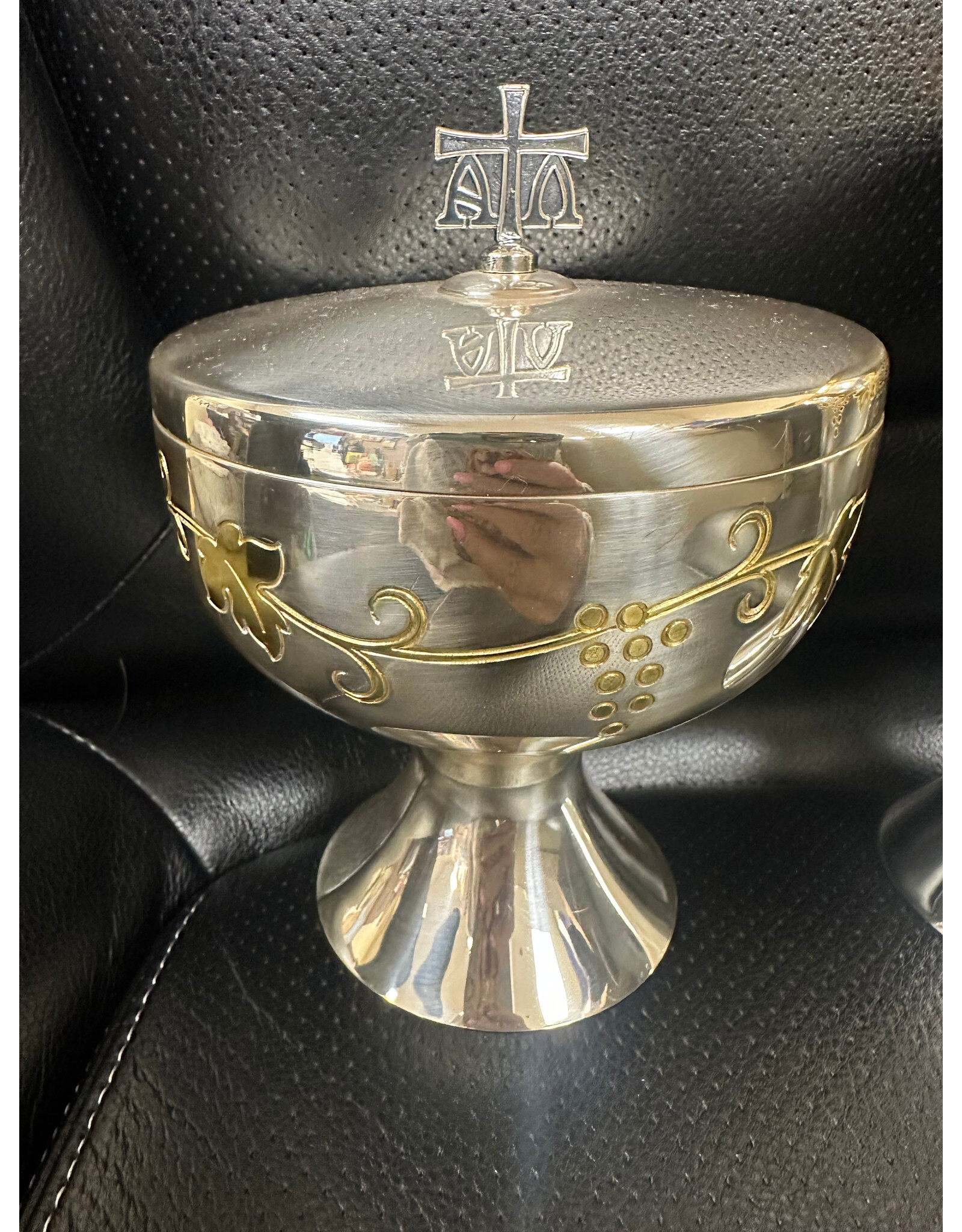 Molina Chalice & Lidded Ciborium, Brass 2-Tone, Grapes & Leaves