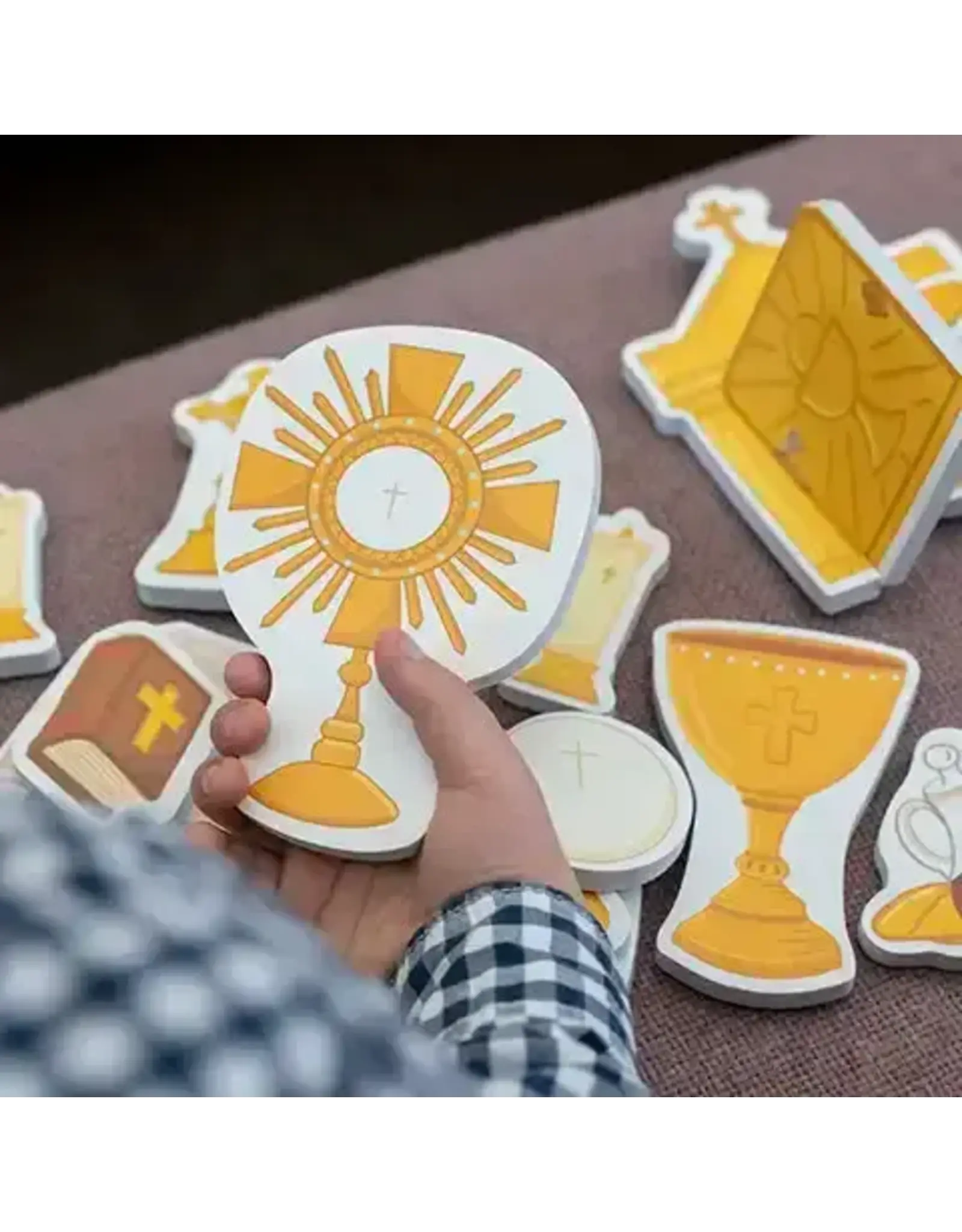 Saintly Heart Quiet Mass Set