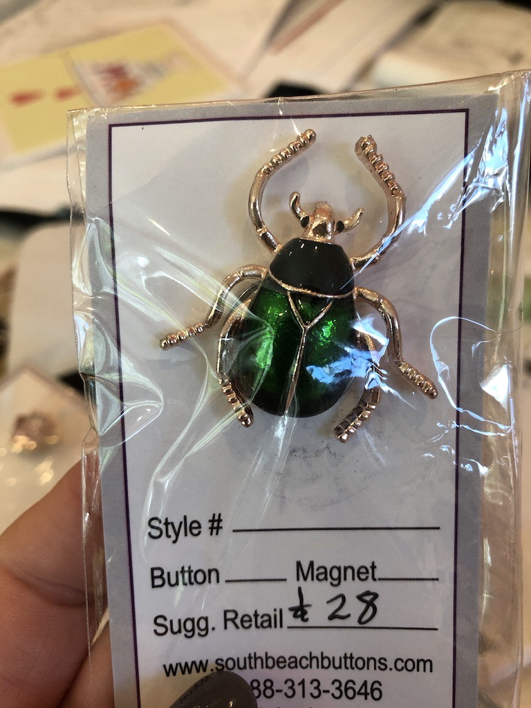 Accessories NEEDLE MINDER - ENAMEL BEETLE