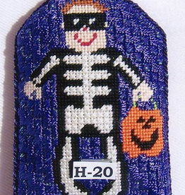 Canvas MOM AM I SCARY  H20