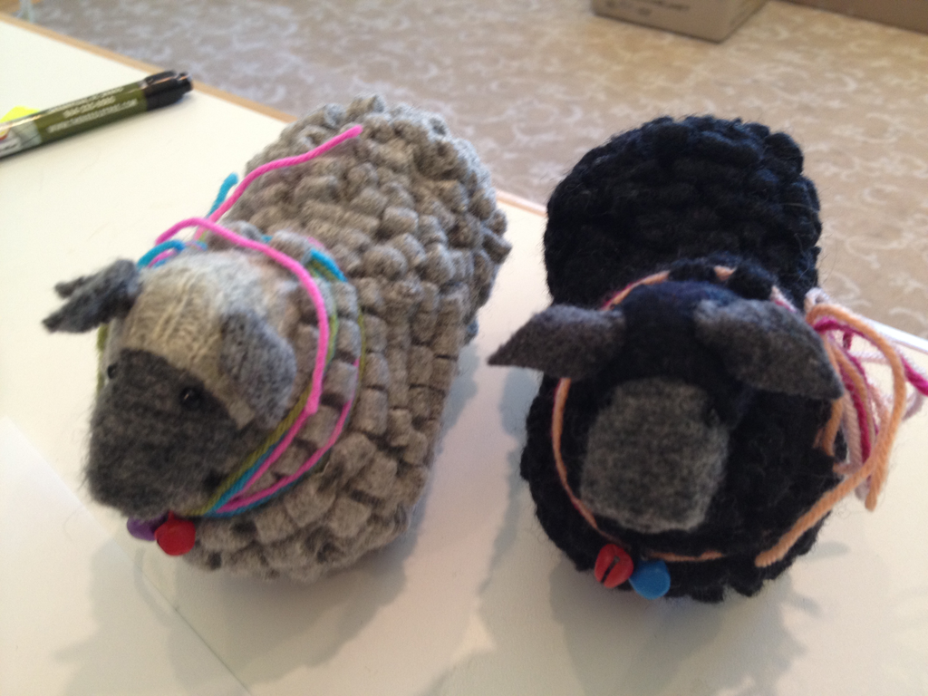 Accessories SHEEP PINCUSHIONS