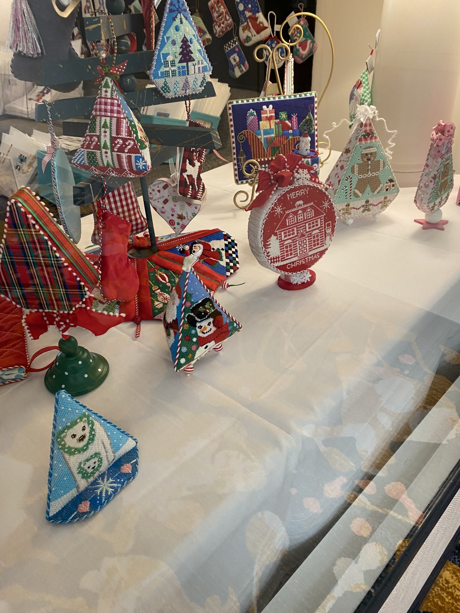Canvas REINDEER CHRISTMAS TRIANGLE  TR14