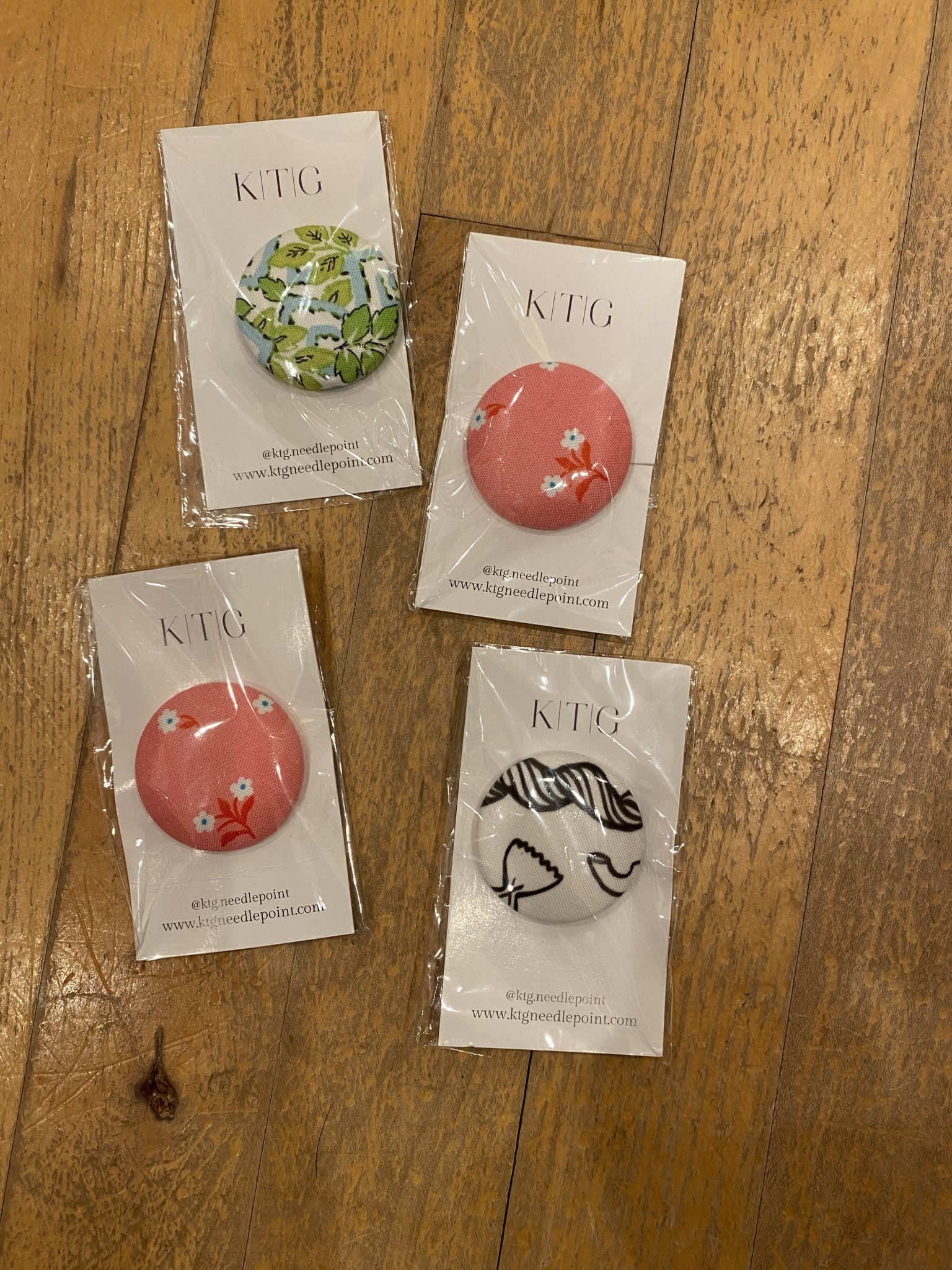 Accessories FABRIC NEEDLE MINDERS KTG