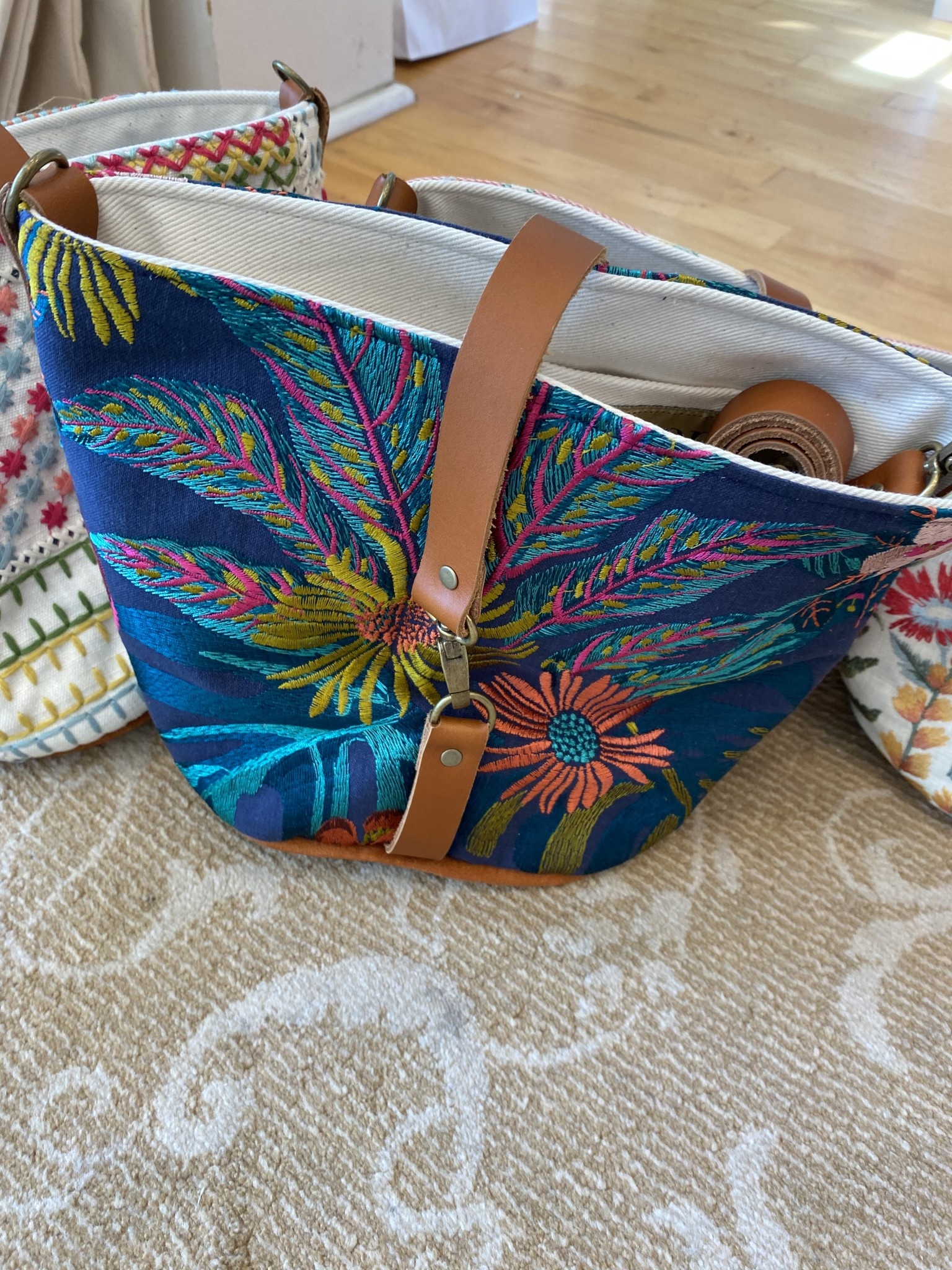 Accessories HALLE BUCKET BAG  WITH SHOULDER STRAP -FLORA  PRINT