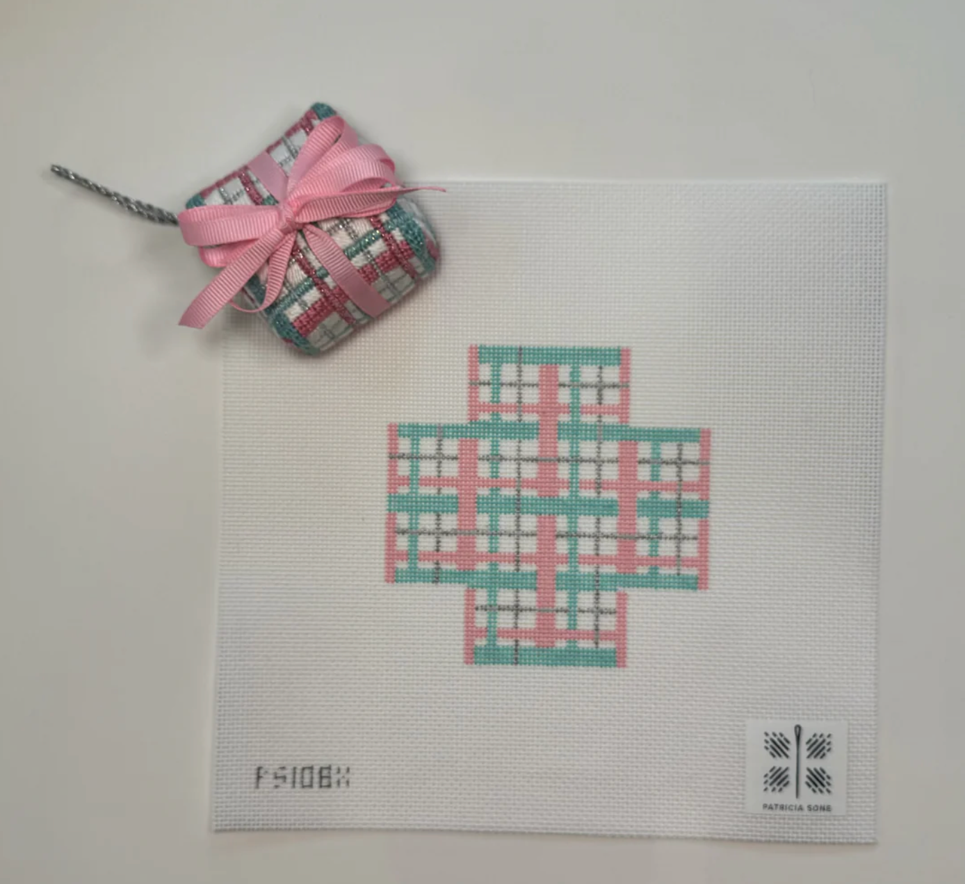 Canvases PINK PLAID 3-D PACKAGE  -  WITH STITCH GUIDE 108X  2X2X1"