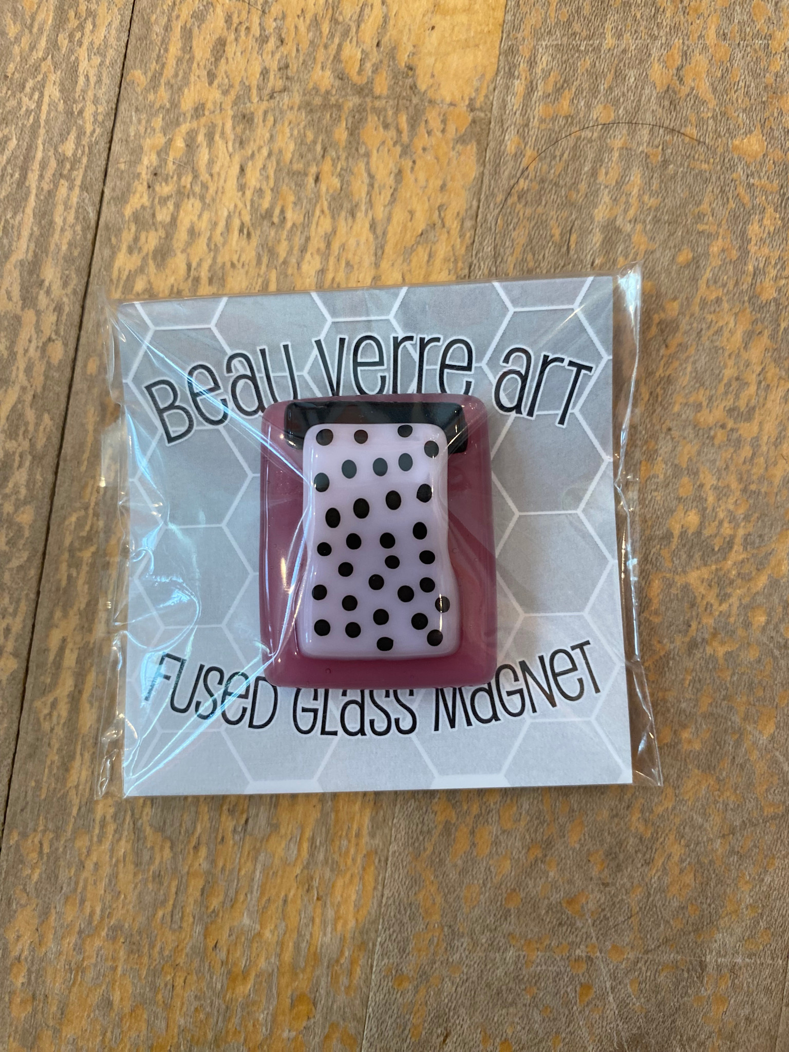 Accessories FUSED GLASS NEEDLE MINDER - HINGED