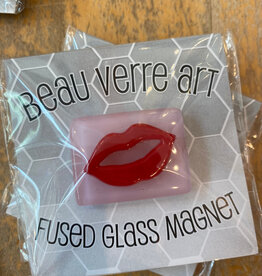 Accessories FUSED GLASS NEEDLE MINDER - HOT LIPS