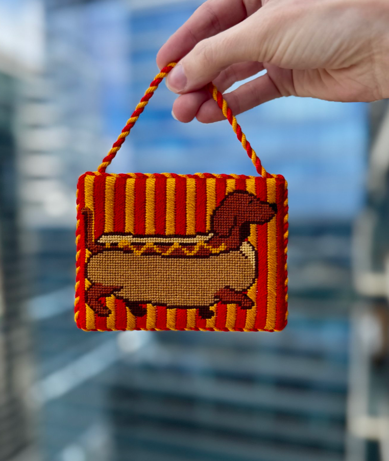Canvas HOT DOG   MN61  4.4X2.9"