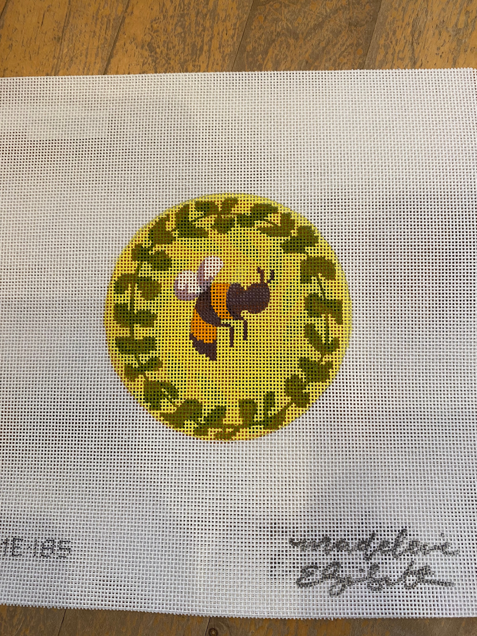Canvas BEE   ROUND  ME185  4" ROUND
