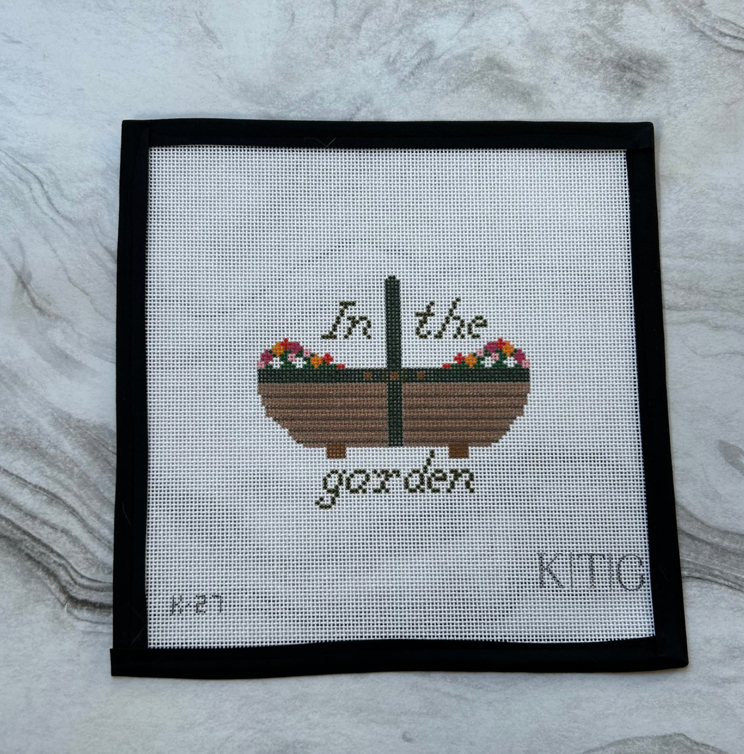 Canvas IN THE GARDEN  K27   4"SQUARE