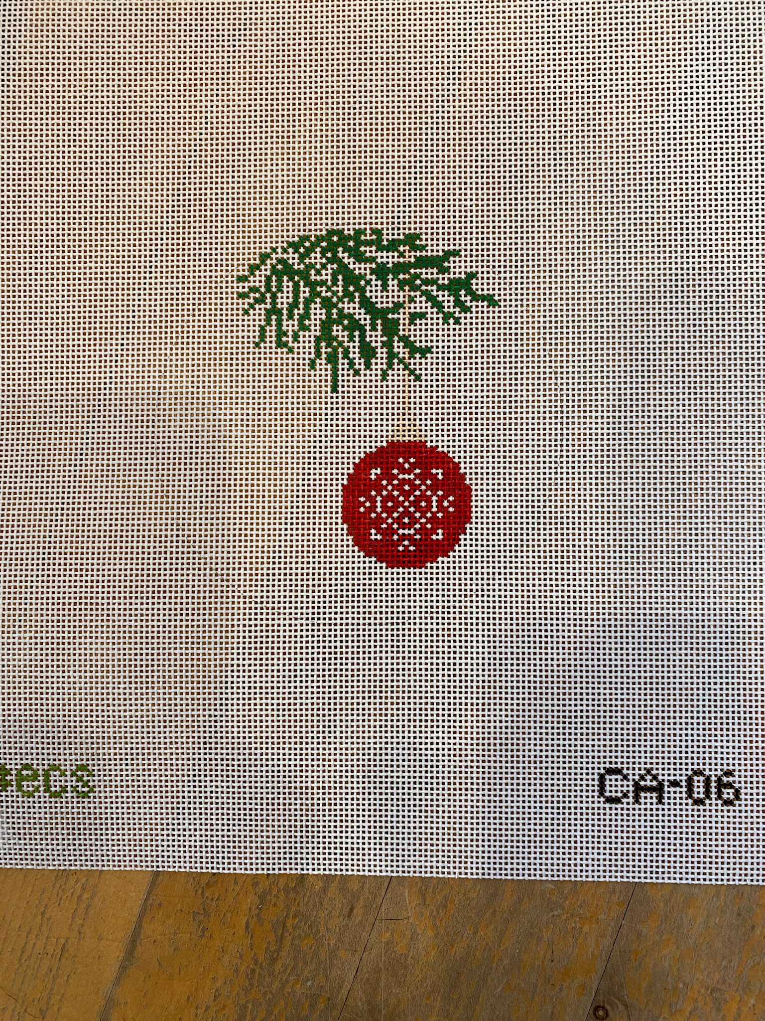 Canvas SNOWFLAKE BAUBLE  ORNAMENT CA17   4"ROUND
