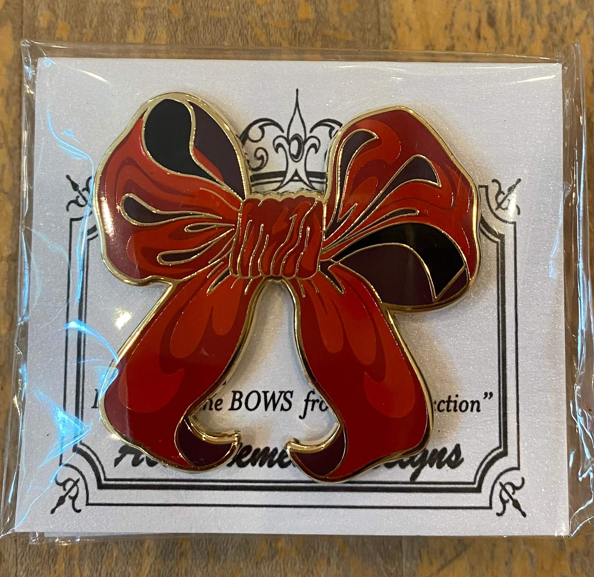 Accessories COLLECTION BOW  NEEDLE MINDER - RED