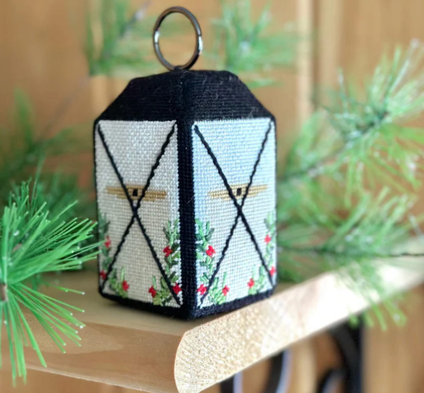 Canvas 3D LANTERN    FI094  8.5Z7.25"