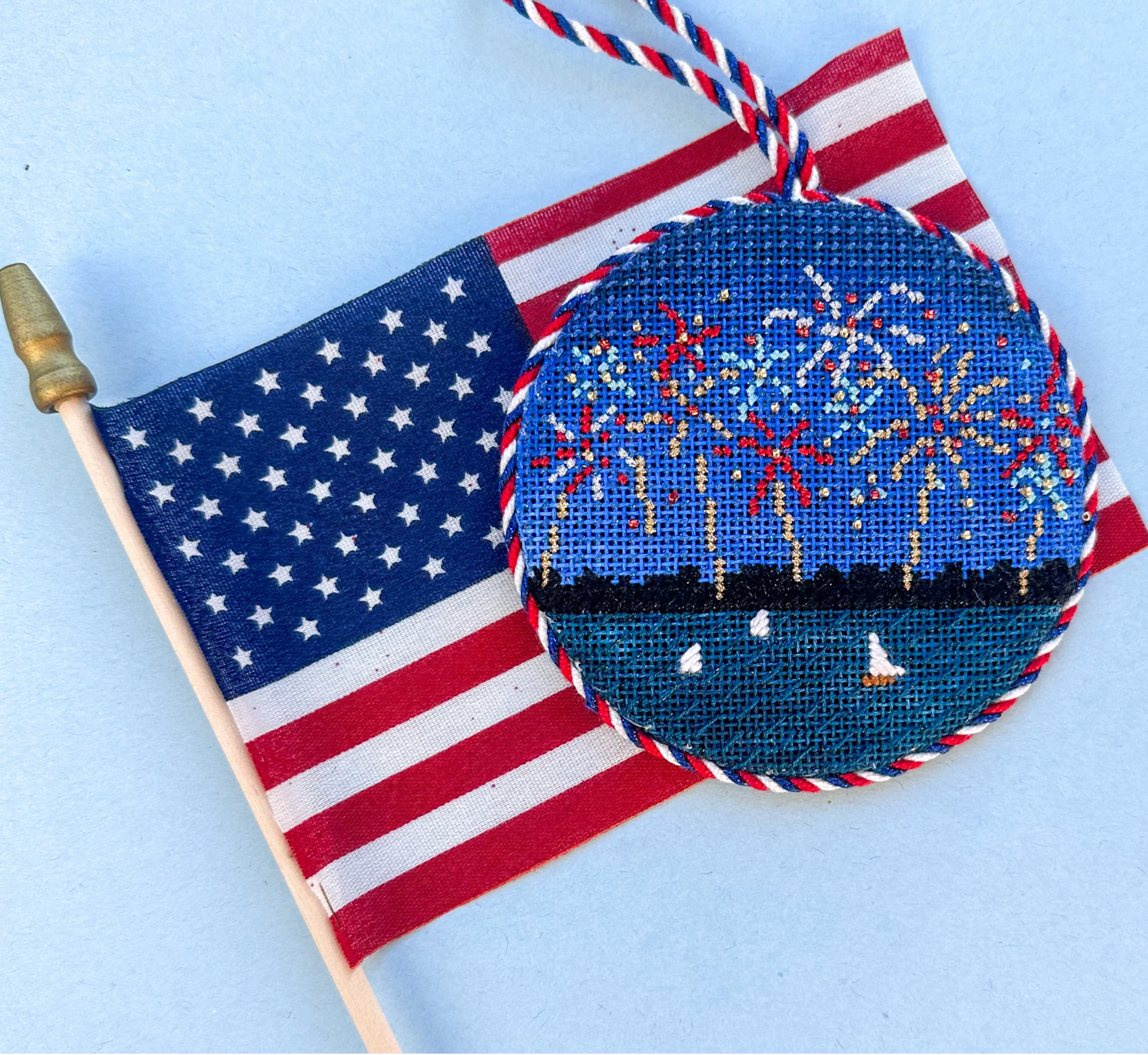 Canvas FIREWORKS  ROUND  SS080   WITH STITCH GUIDE  4" ROUND