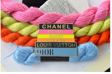 Accessories DESIGNER BOOKS   NEEDLE MINDER