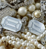 Accessories WHITE DIAMOND "THE CROWN JEWEL"   NEEDLE MINDER