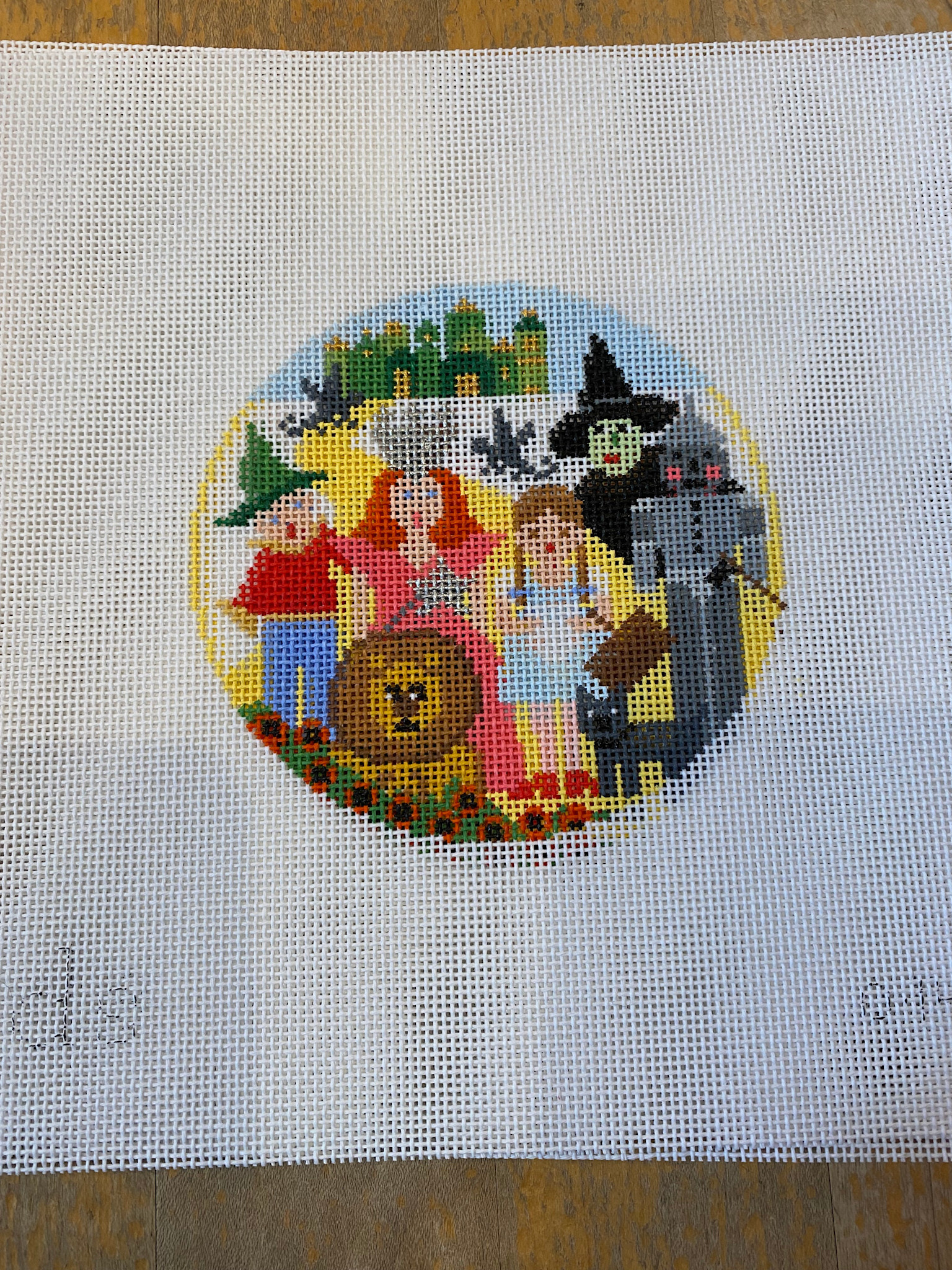 Canvas WIZARD OF OZ ROUND  DS0145 4.25" ROUND