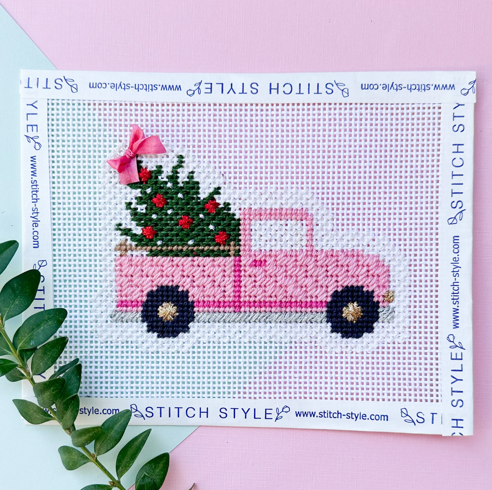 Canvas PINK CHRISTMAS TRUCK   SS198   WITH STITCH GUIDE  4X2.75"