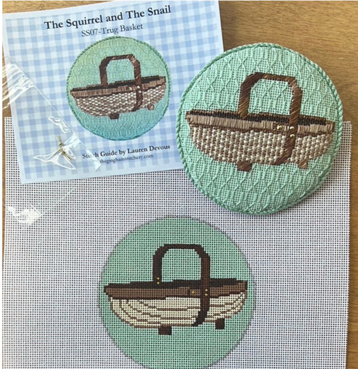 Canvas GARDEN ICON - TRUG BASKET  WITH STITCH GUIDE   SS07   4"ROUND