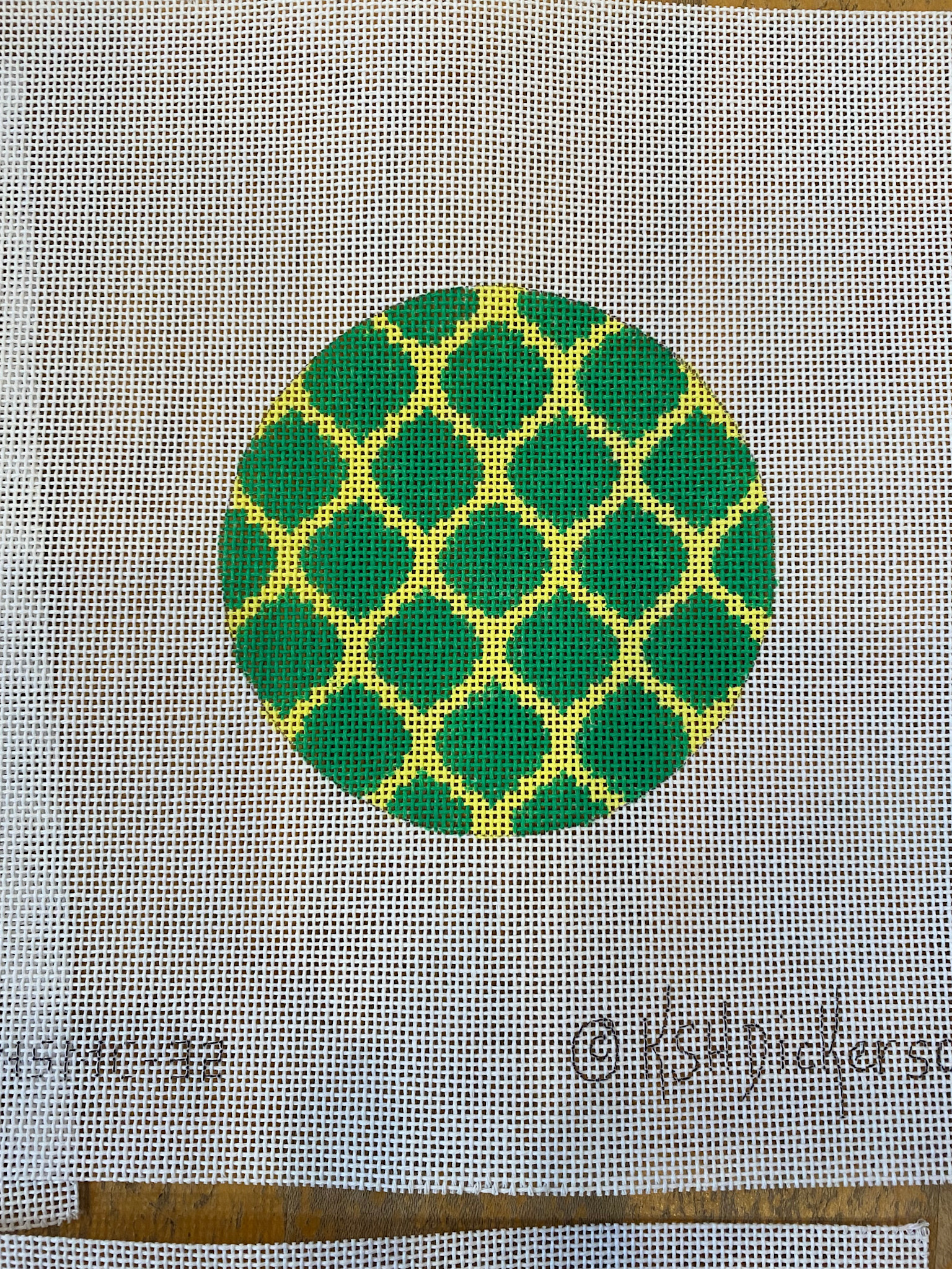 Canvas QUATREFOIL LIME  INSMC32  4"ROUND