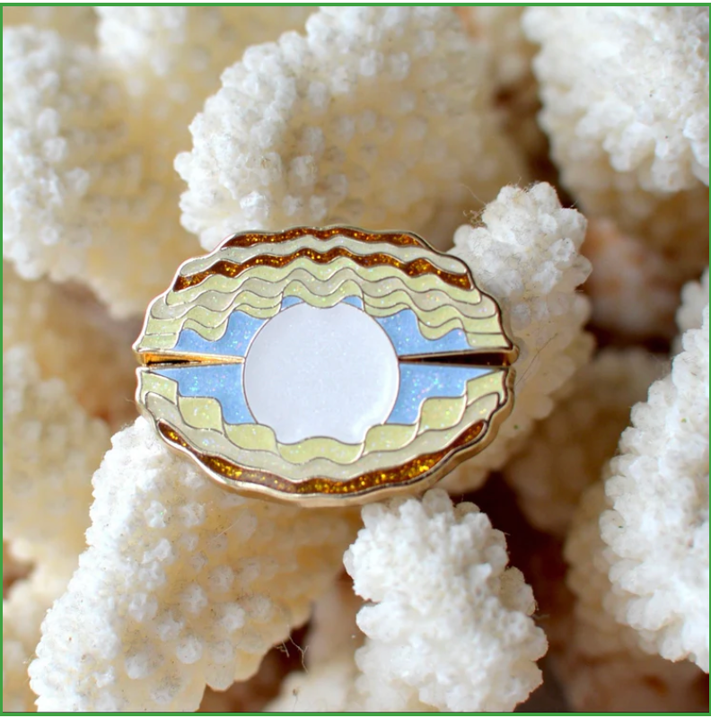 Accessories SCALLOP PEARL   NEEDLE MINDER