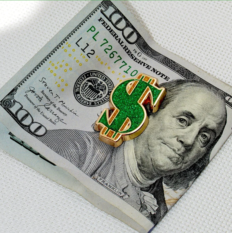 Accessories DOLLAR SIGN GREEN   NEEDLE MINDER