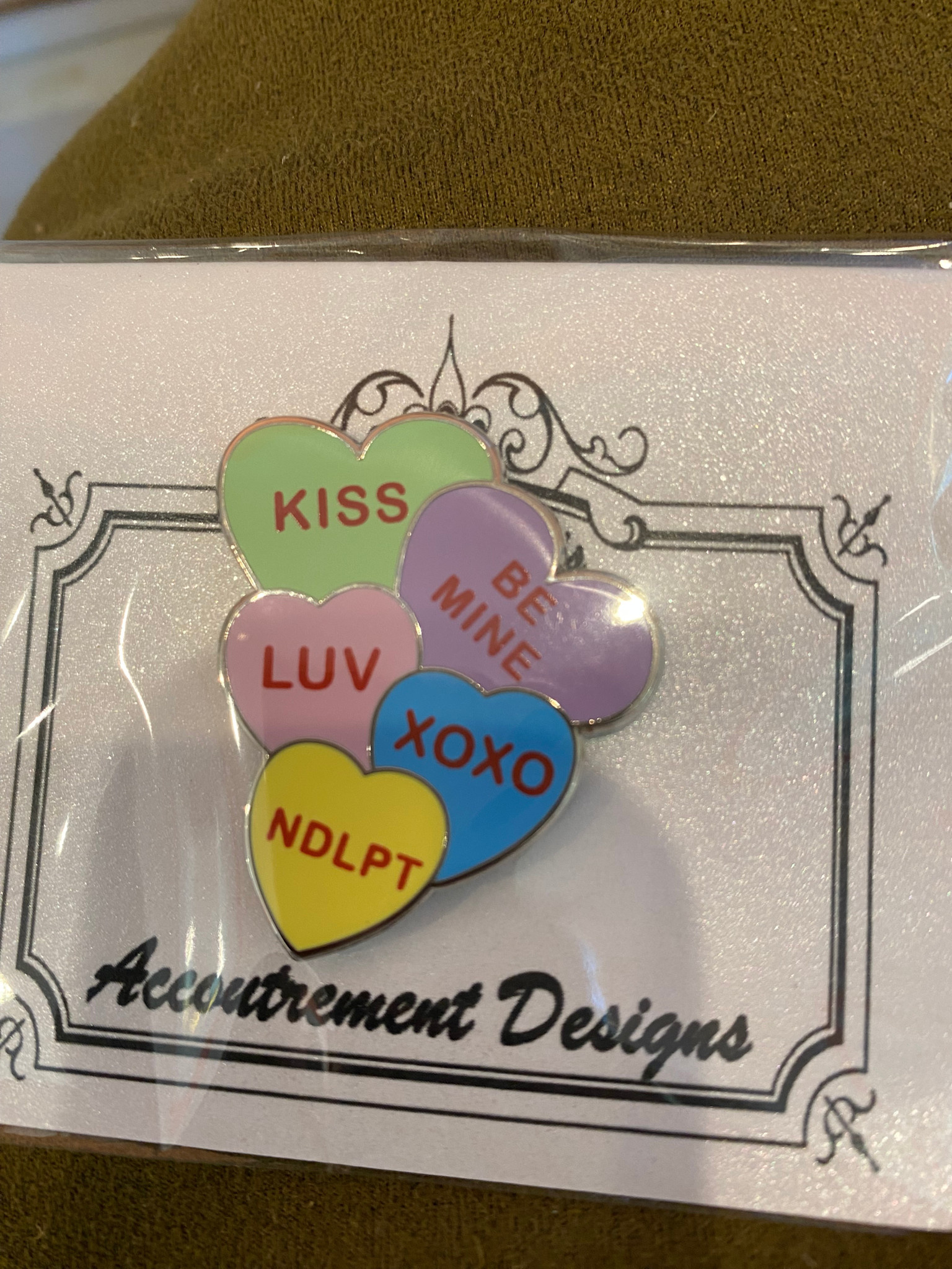 Accessories CONVERSATION HEARTS  NEEDLE MINDER
