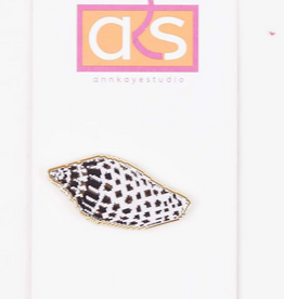 Accessories JUNONIA SHELL   NEEDLE MINDER