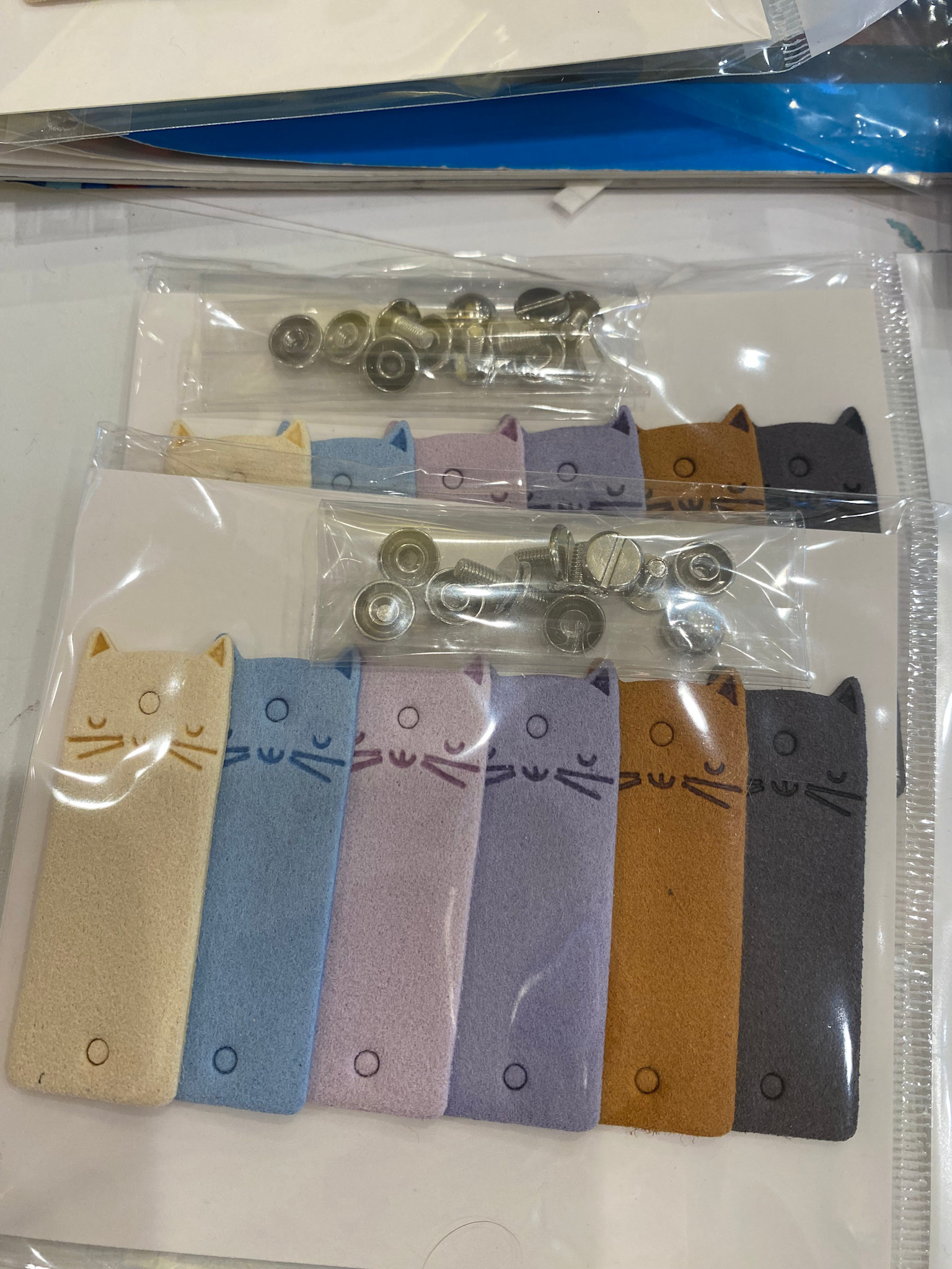 Accessories LEATHER KNIT TAG WITH STUD - CAT  CI/TAG CAR   SET OF 6