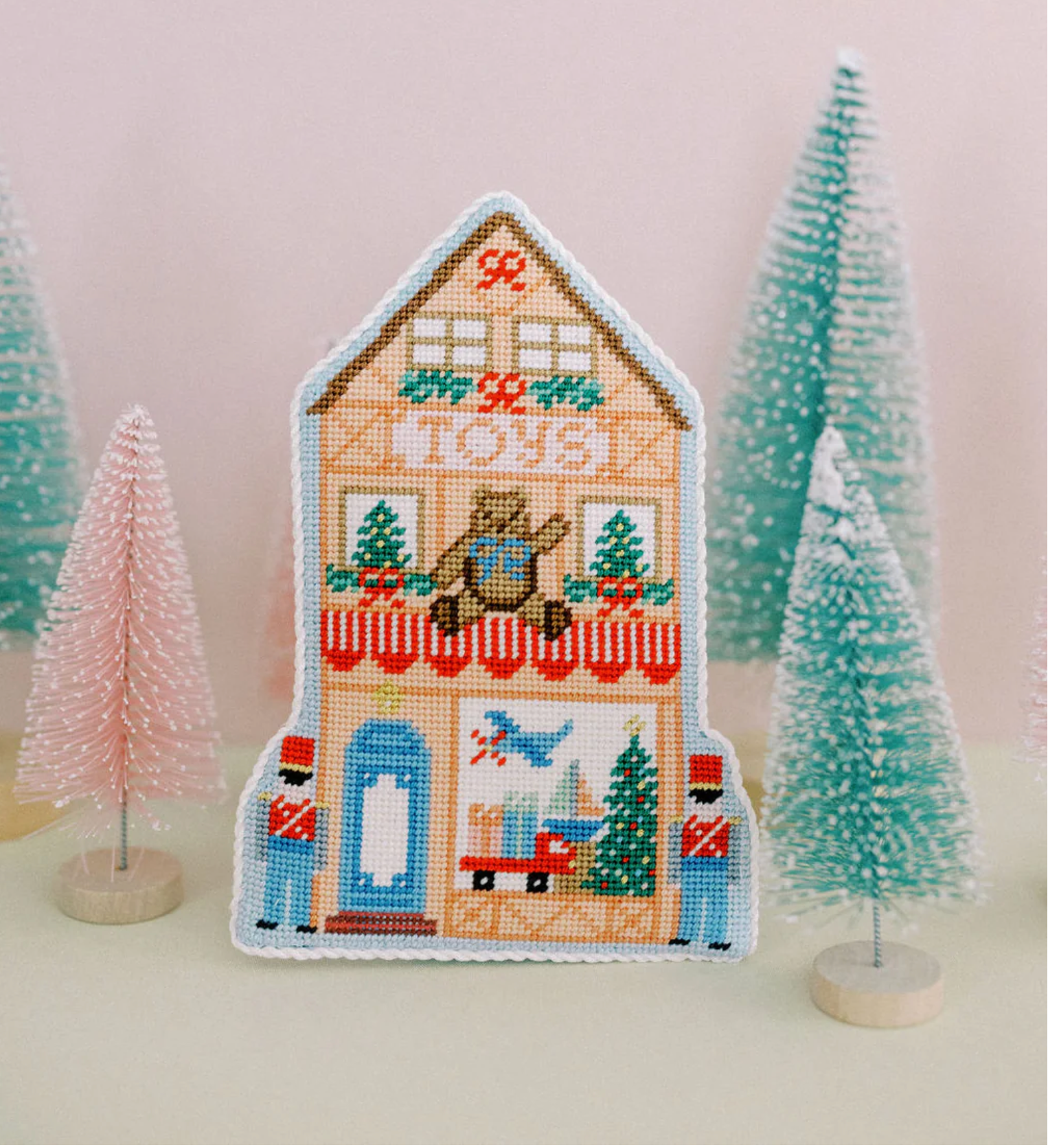 Canvas CHRISTMAS VILLAGE - TOY SHOP   5.75X8.5"