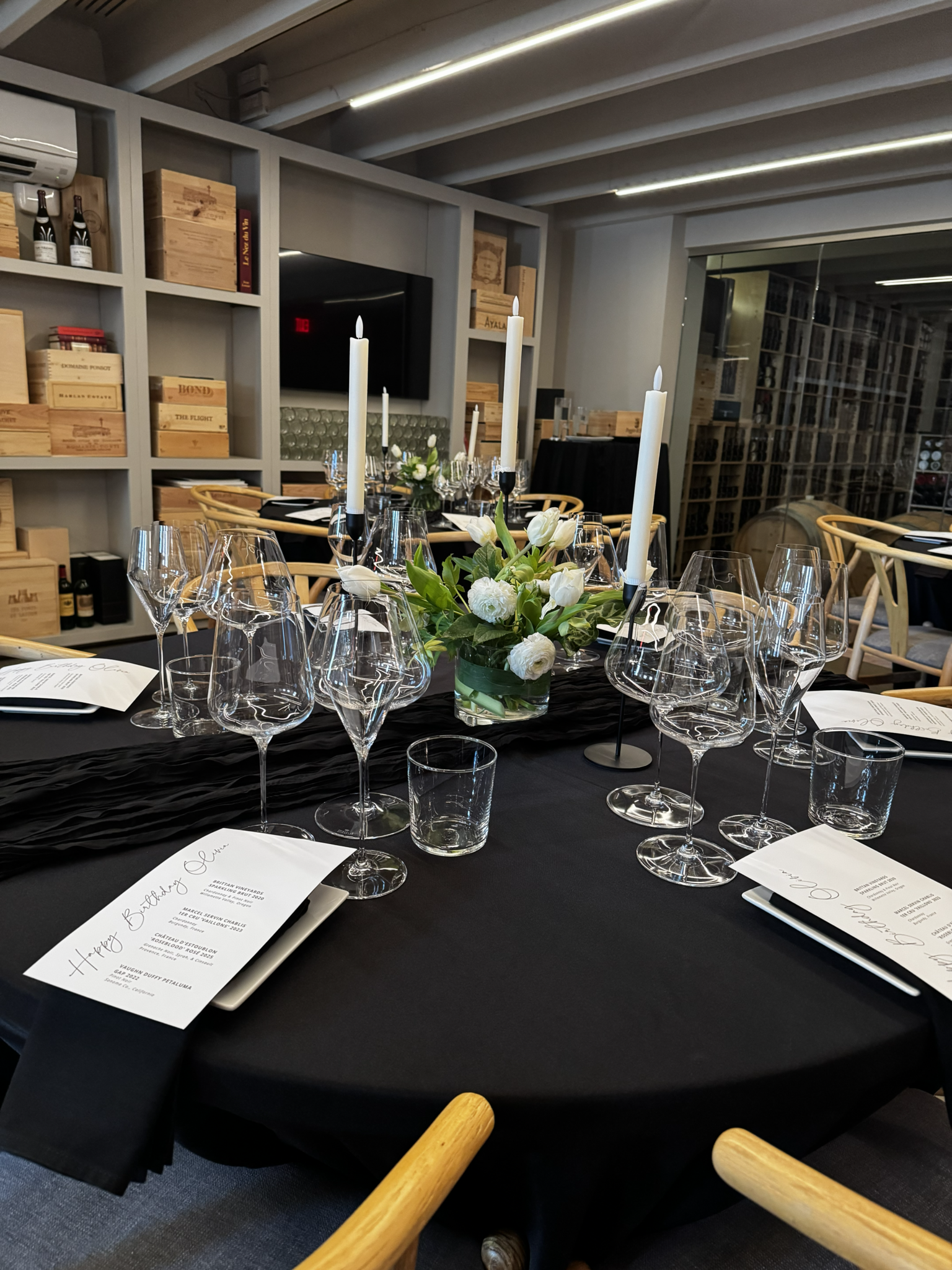 Round table dinner setup