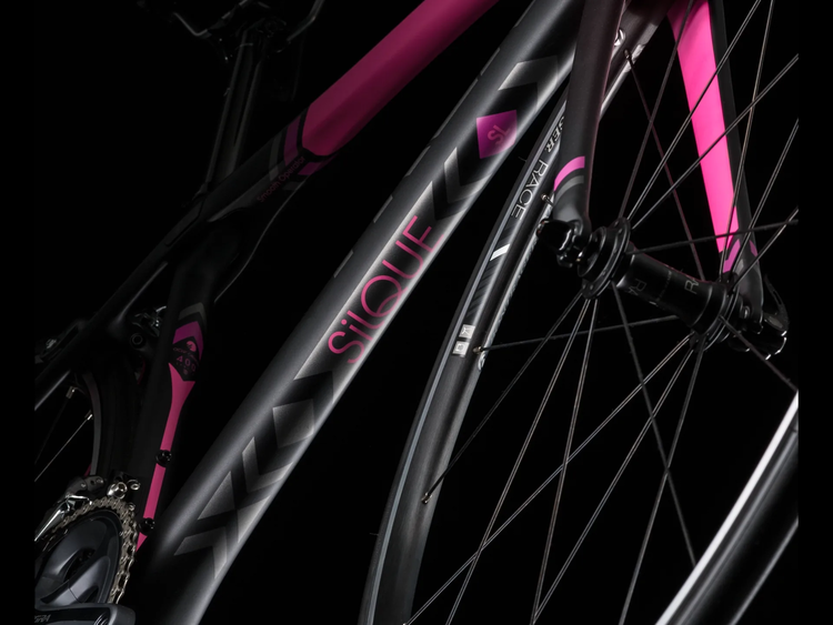 Trek Pre-Loved Trek Silque SL -2016 Matte Trek Black/Flamingo Pink 47cm