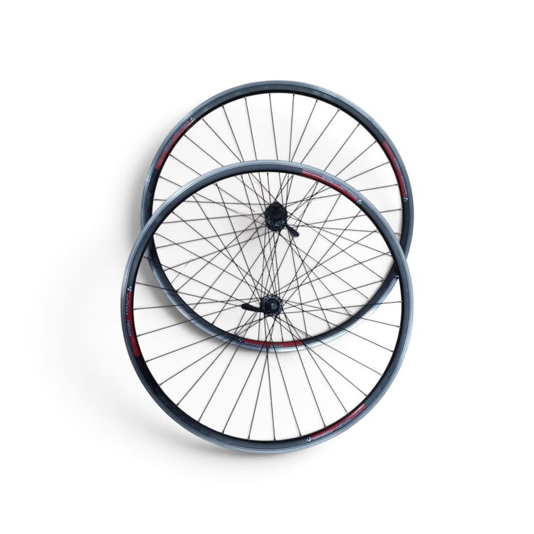 BONTRAGER Roues de route Bontrager Nebula -Moyeux Shimano 8-9-10 vitesse 700   (Usagé)
