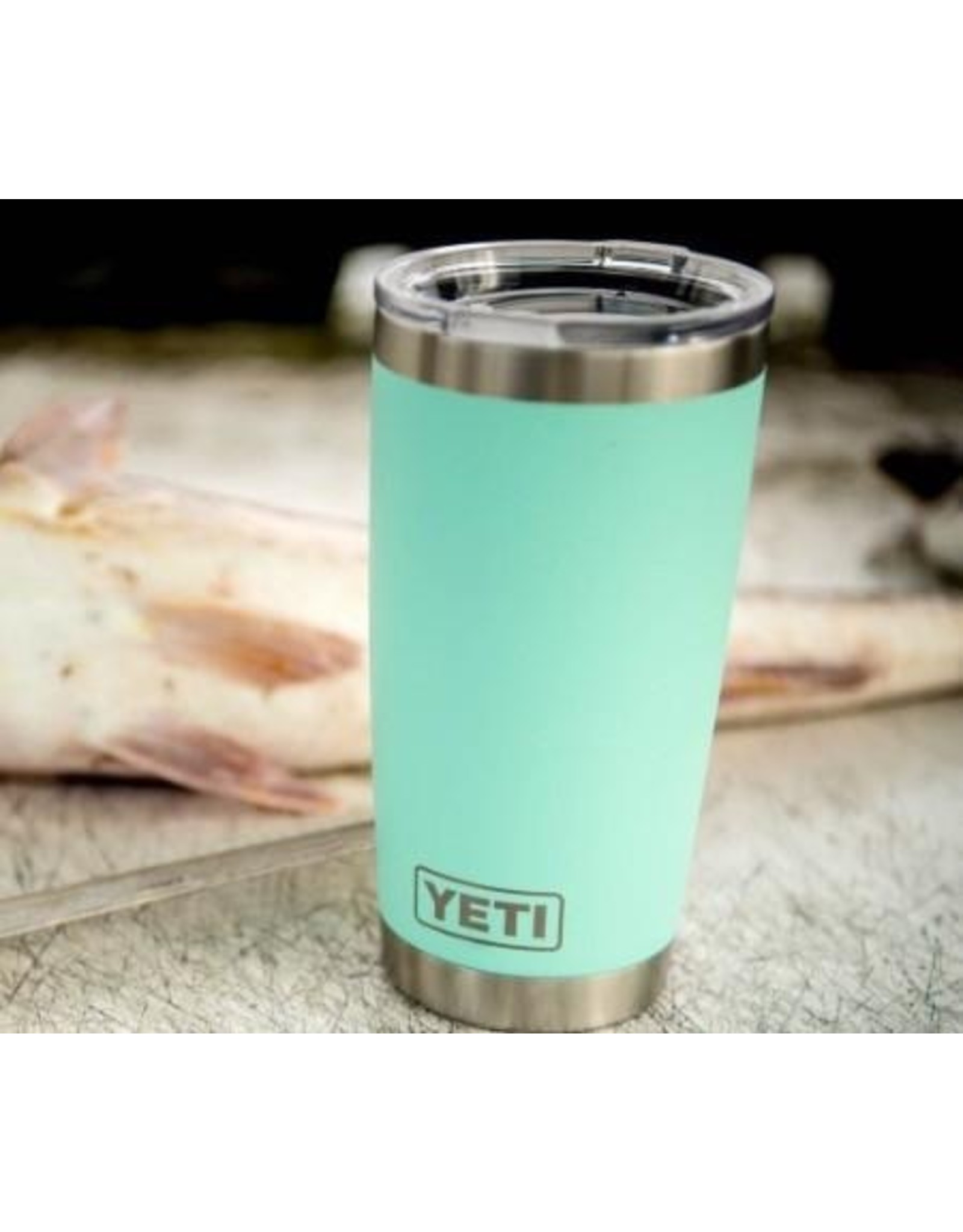 YETI / Rambler 20 oz Travel Mug - Seafoam