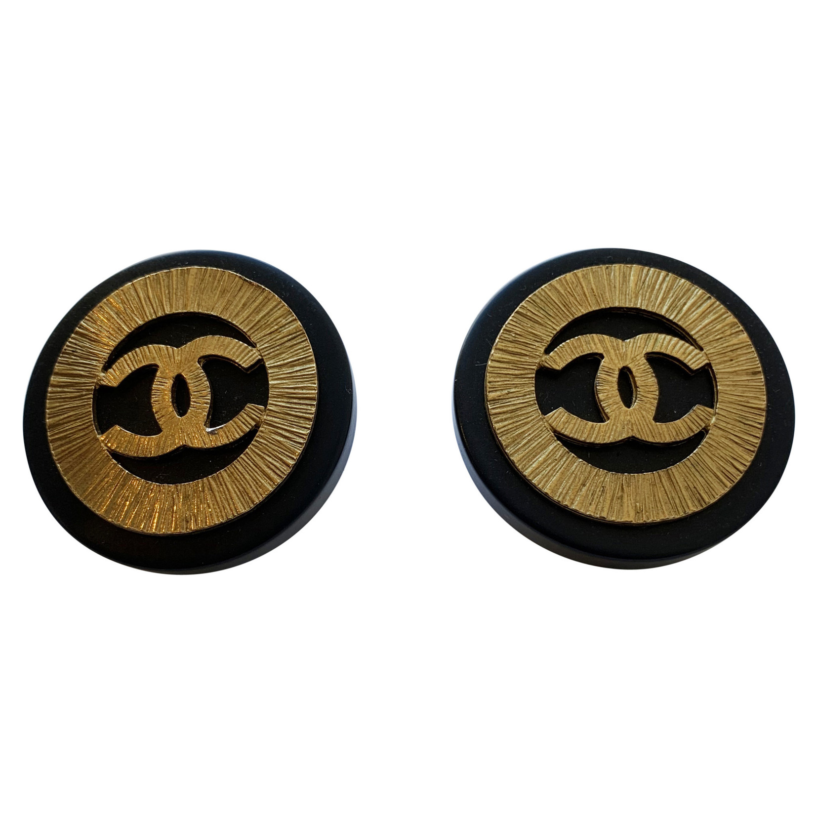 chanel clip. 