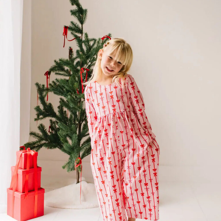 Ollie Jay Leggy Romper in Dainty Bows