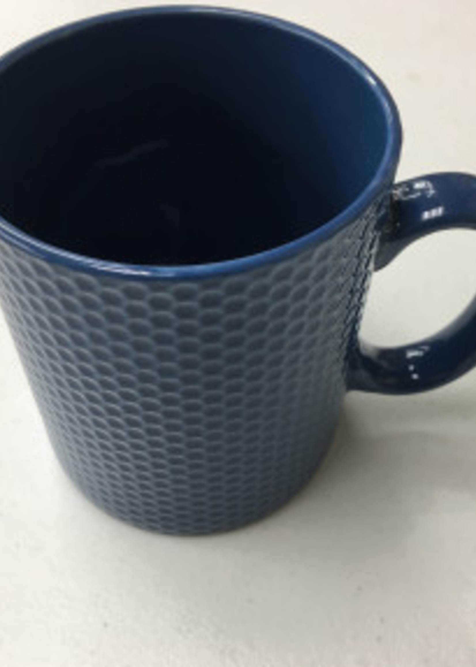 EMBOSSED MUG