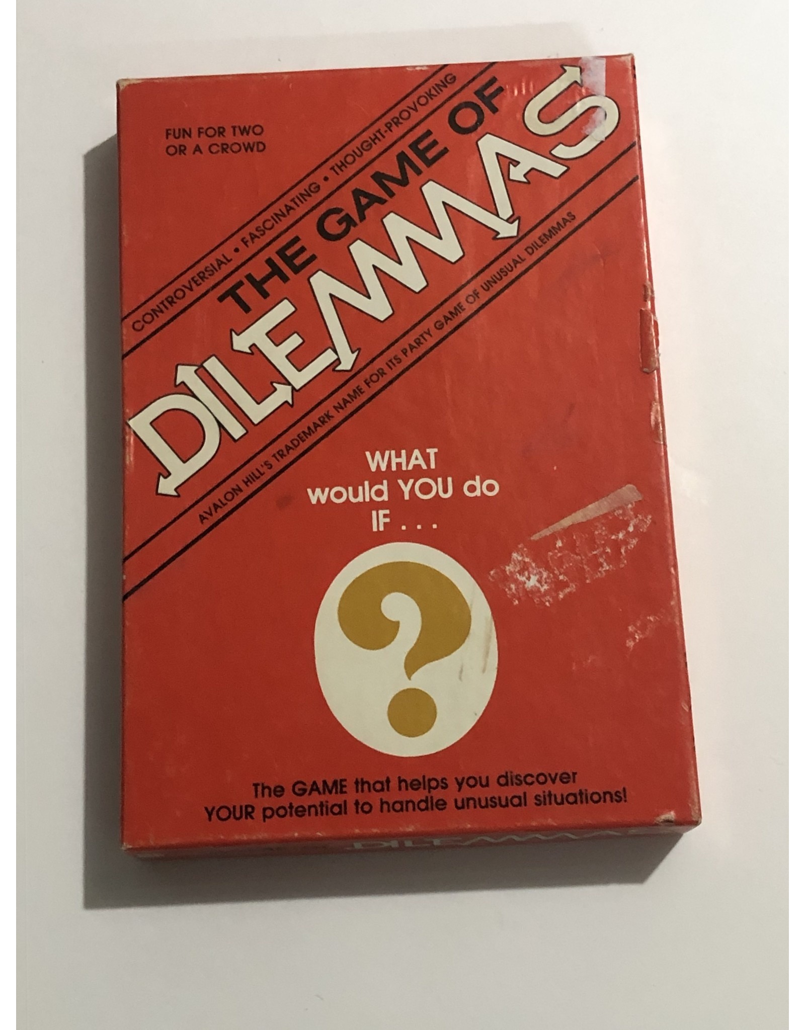 Avalon Hill Game Company Dilemmas (1982) (used)
