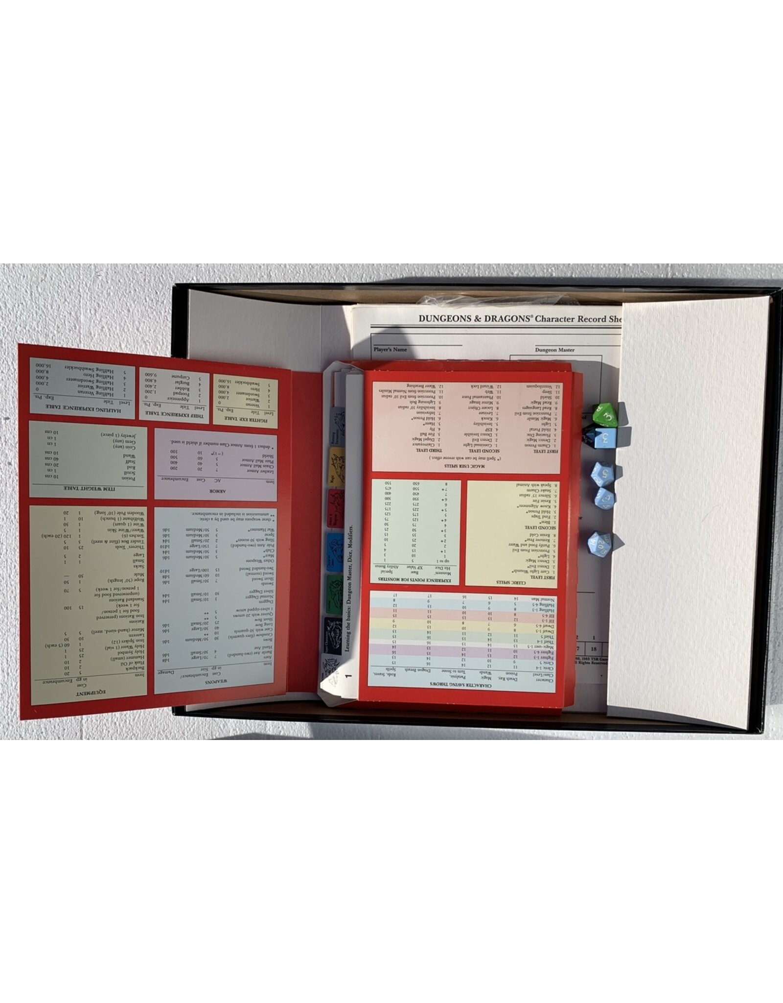 TSR The New Easy to Master Dungeons & Dragons (1991) (used) (TSR 1070) (unpunched)