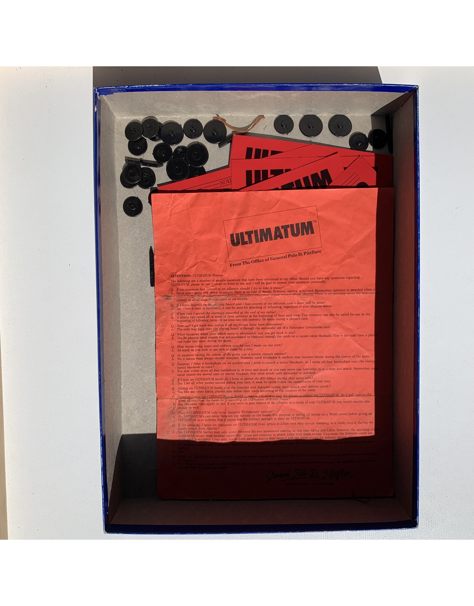 Bates Games Ultimatum Used Board Game (1985) (z)