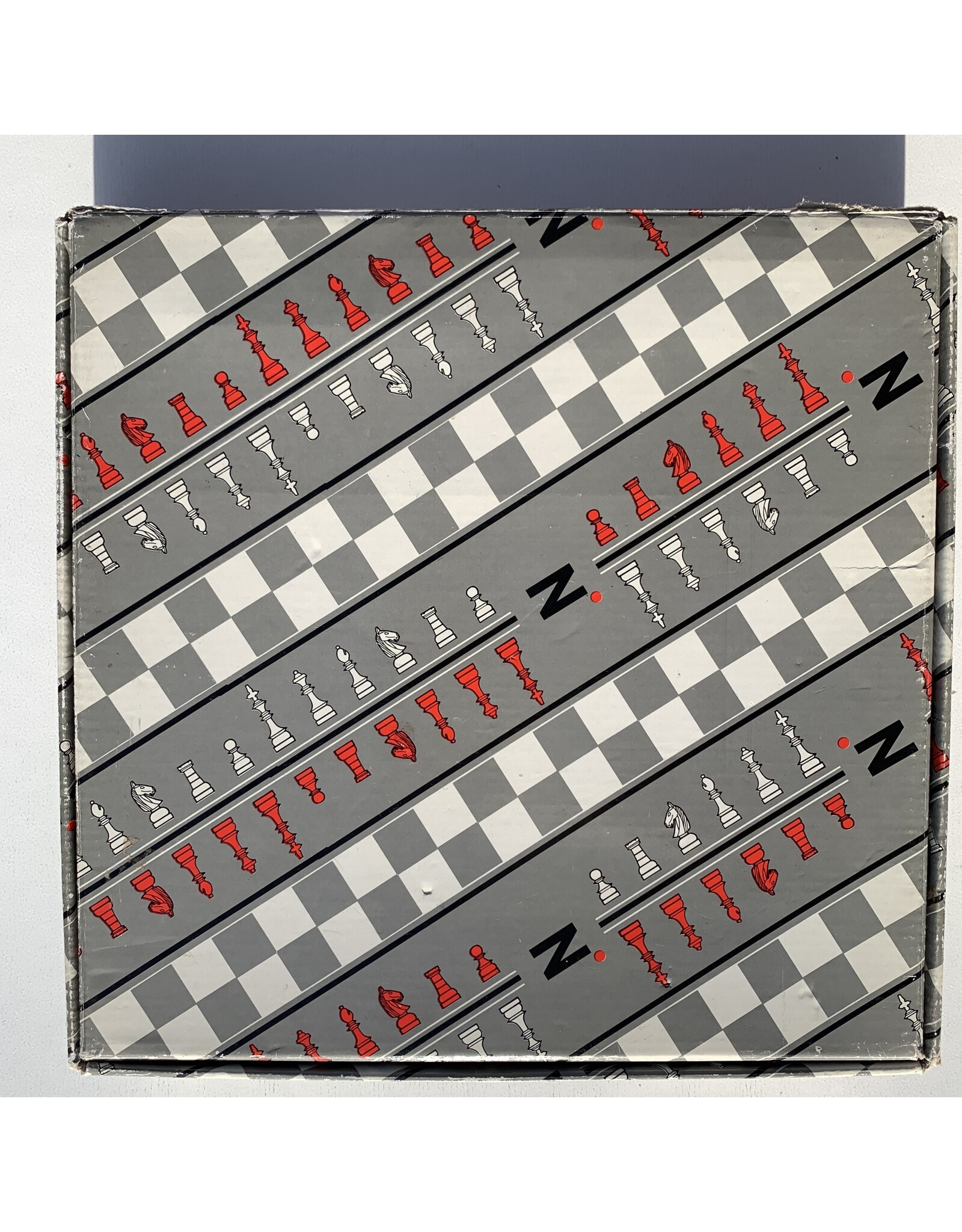 Autsuche Chess (1475) Used Metal Chess set + Board  (est 1970)