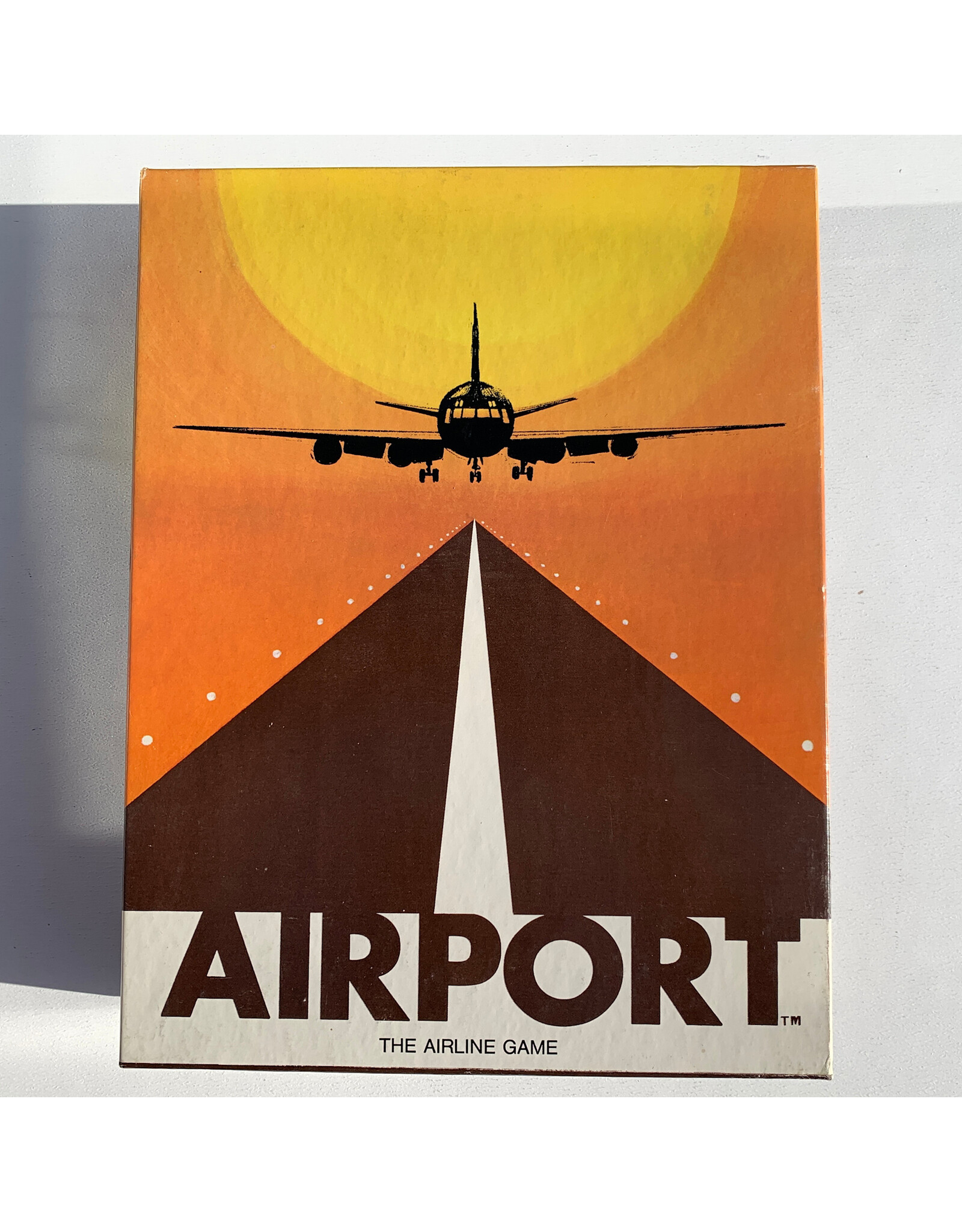 Dynamic Design Industries Airport  Used Board Game (1972)