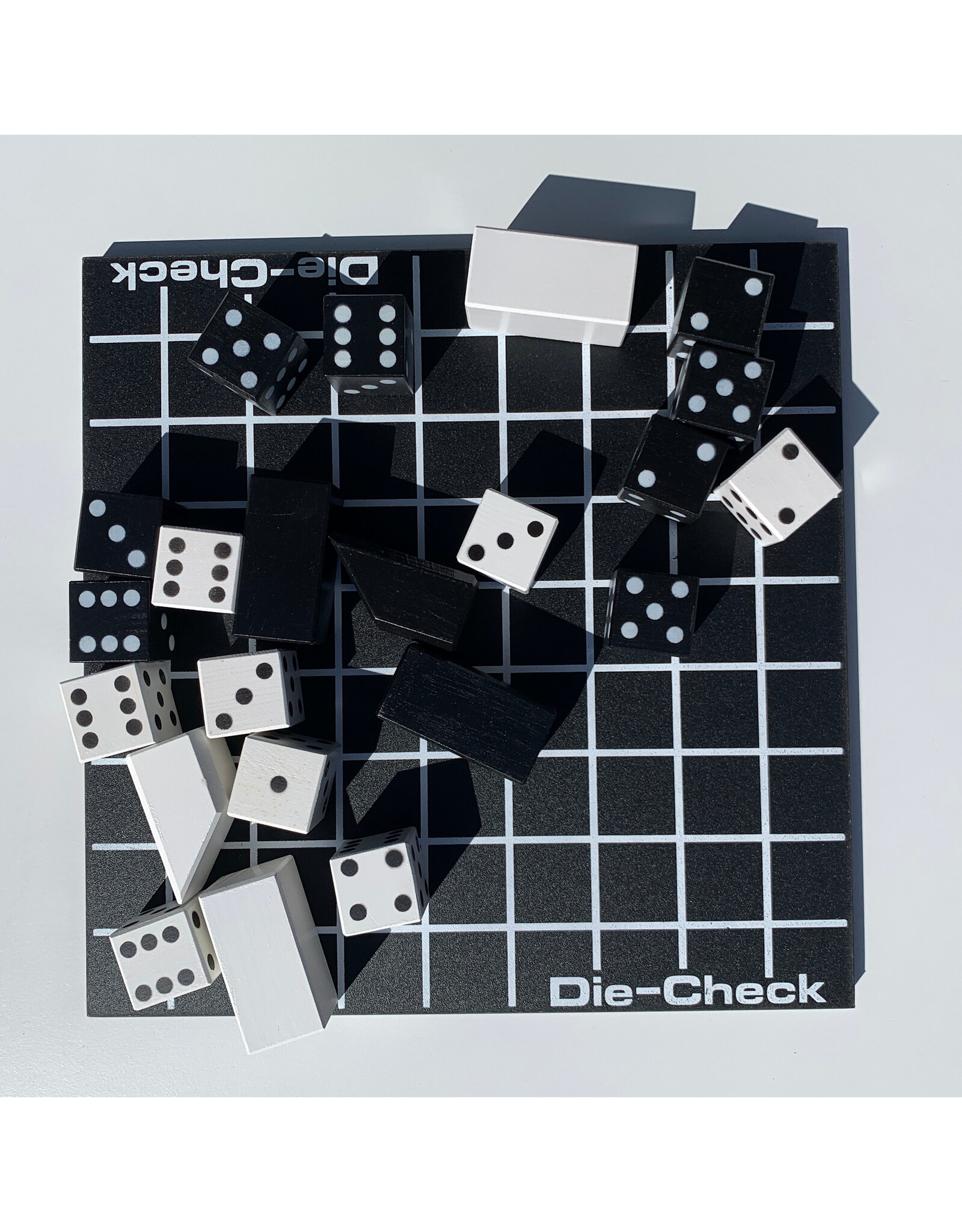 Liberty Die-Check (1972) (used) (wooden pieces)
