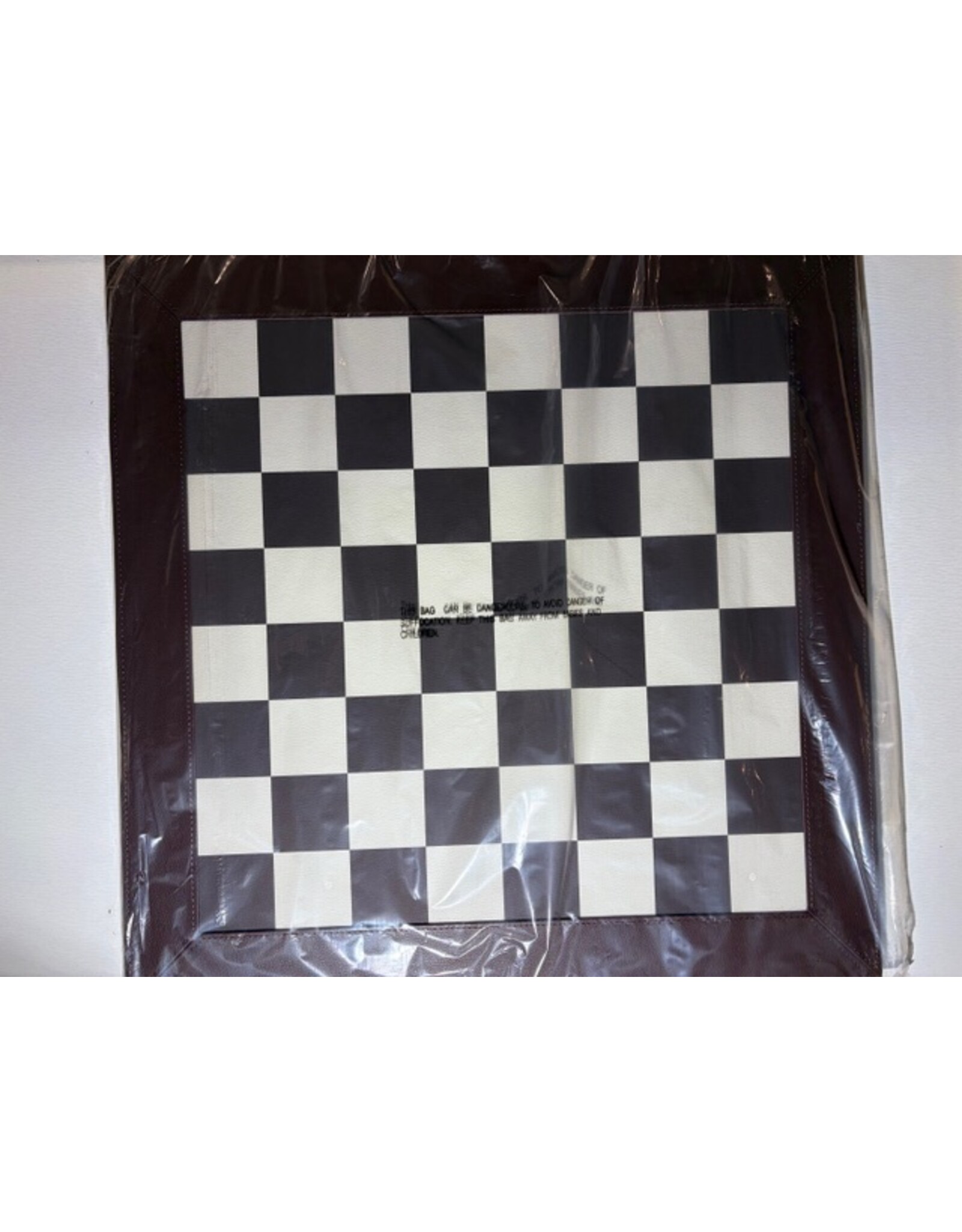 CHH Chess set with matching leatherette chess board