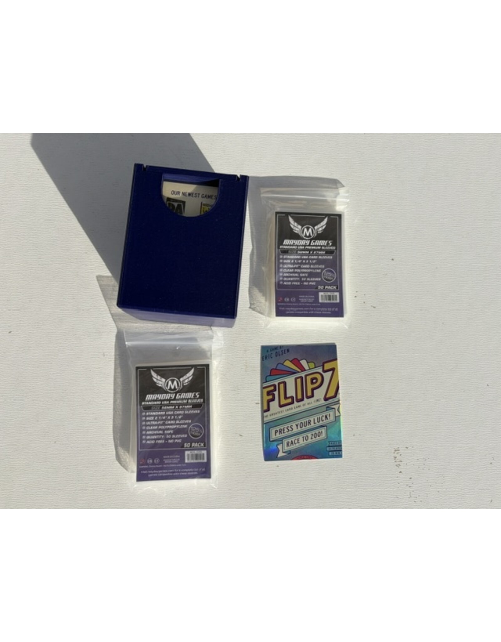 the op games Flip 7 (2024) NIS Board Game + Standard Card Game Card Sleeves 100 pack (63.5x88mm)  MDG-7041
