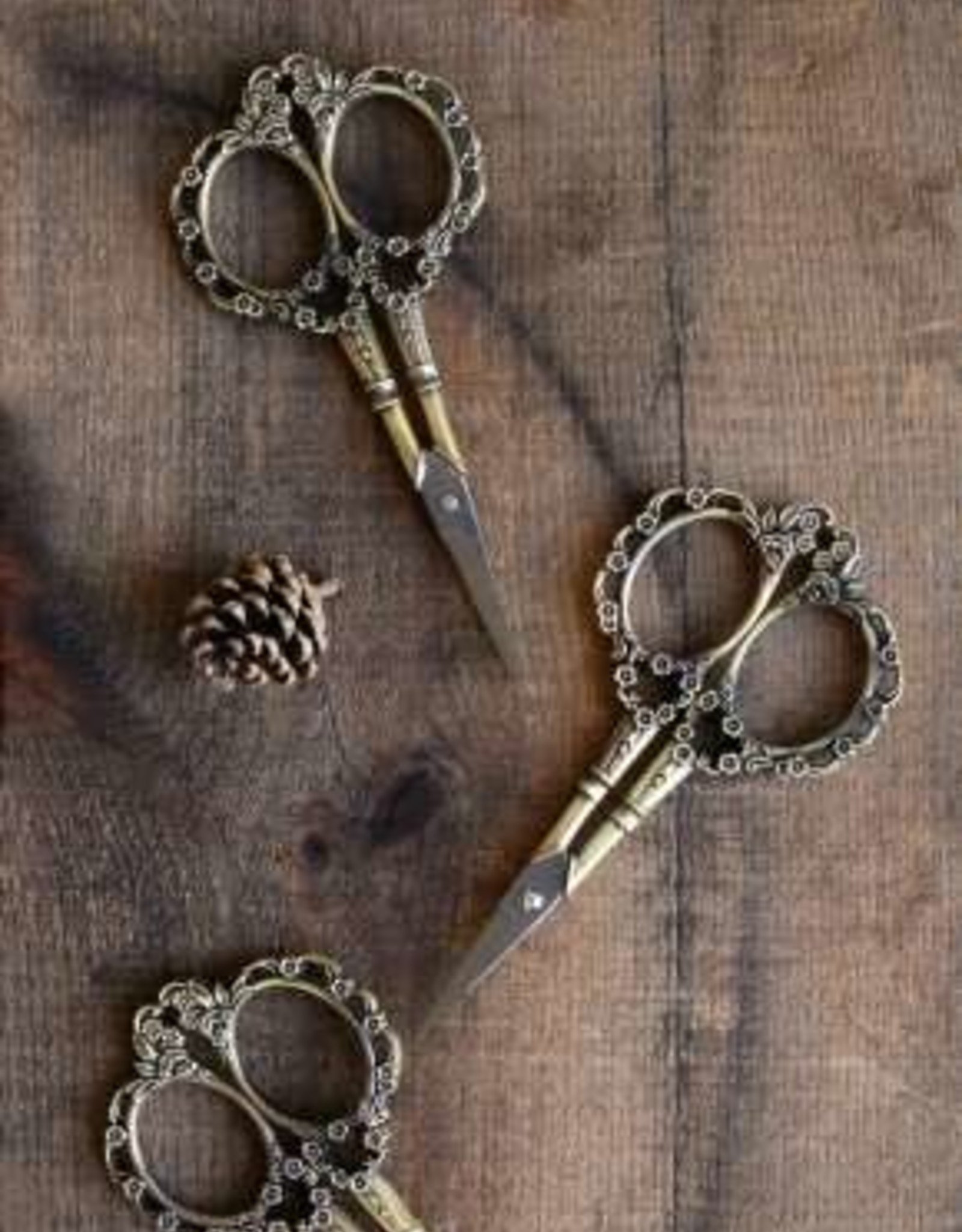 NNK Victorian Scrollwork Scissors Antique Gold