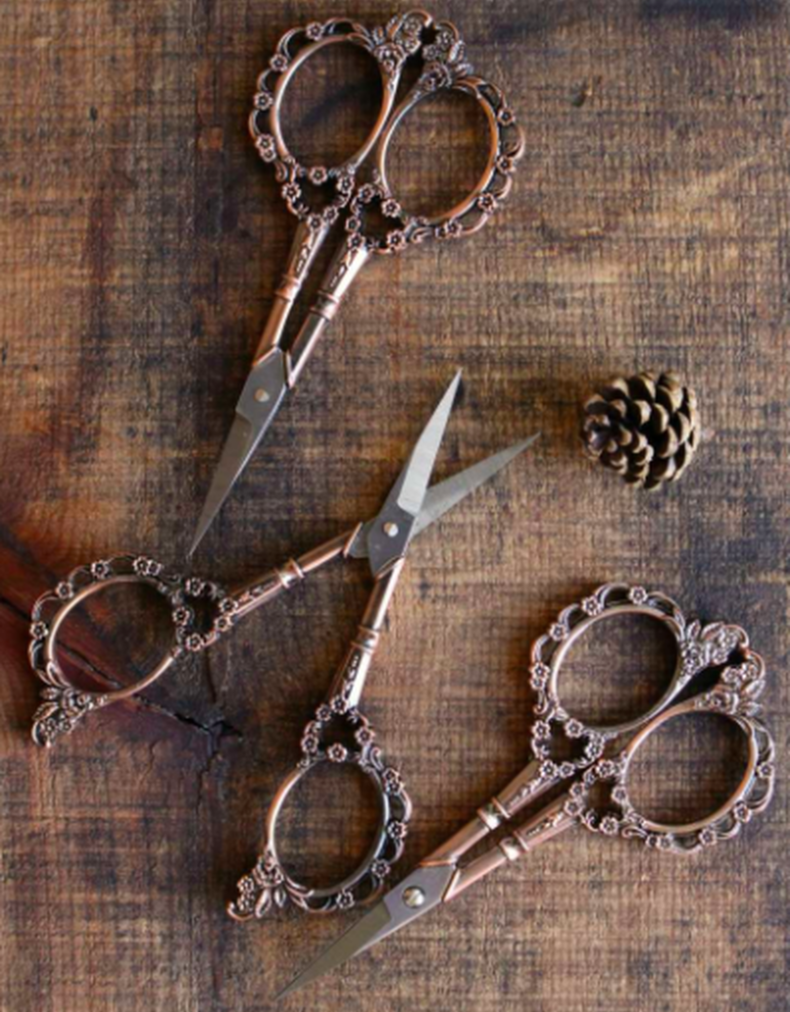 NNK Victorian Scrollwork Scissors Antique Copper