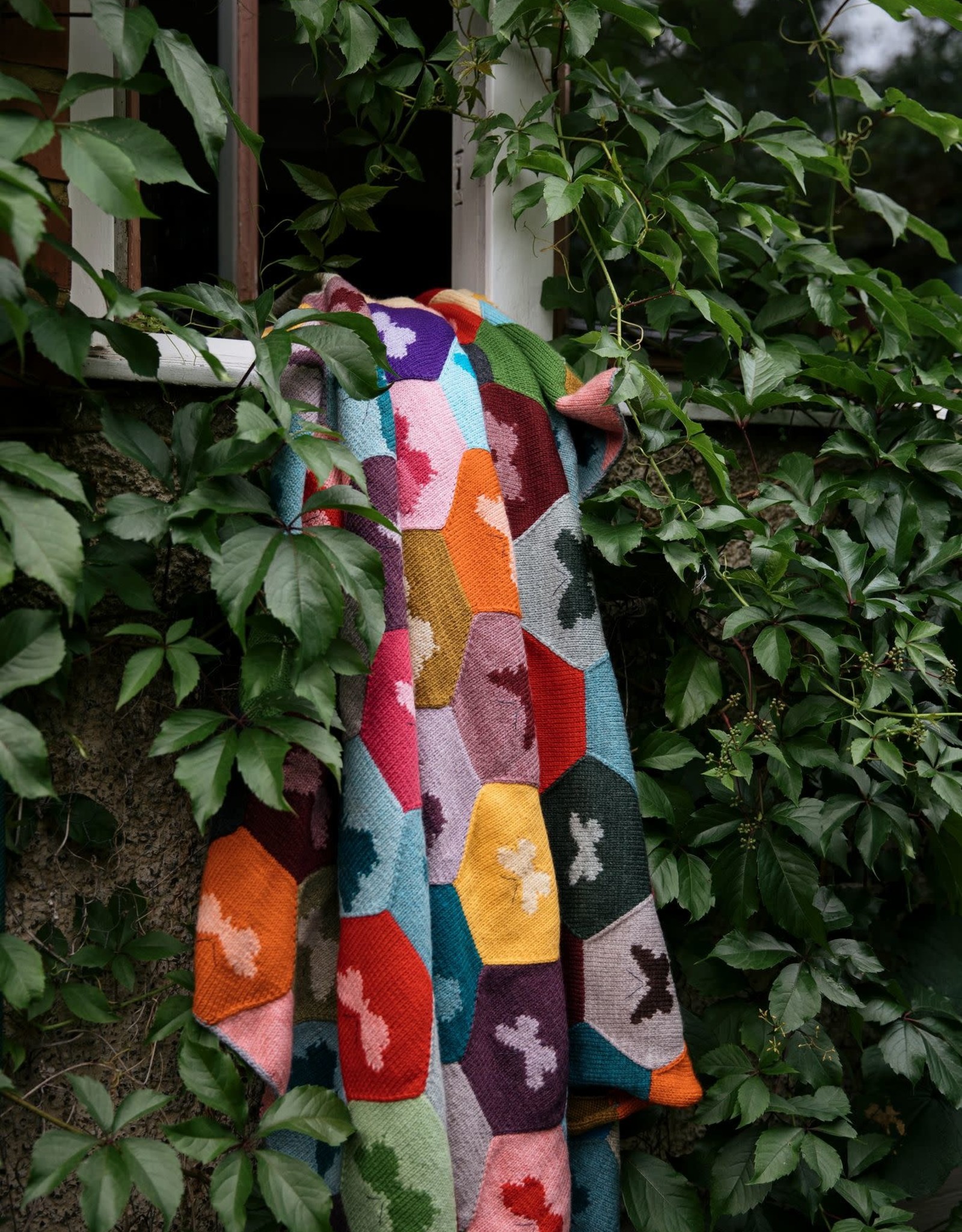 Laine Dee Hardwicke's The Knitted Fabric: Colourwork Projects For You And Your Home